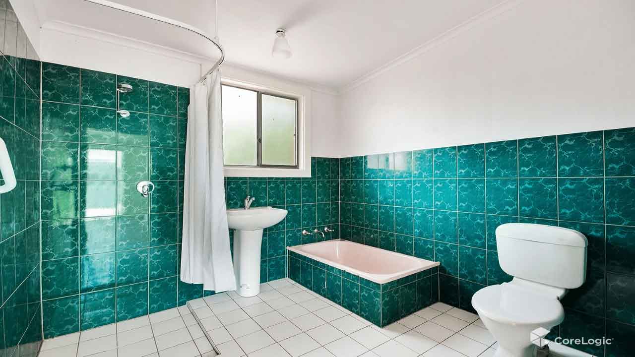 17-Nitschke-St_Bathroom-3_1-2