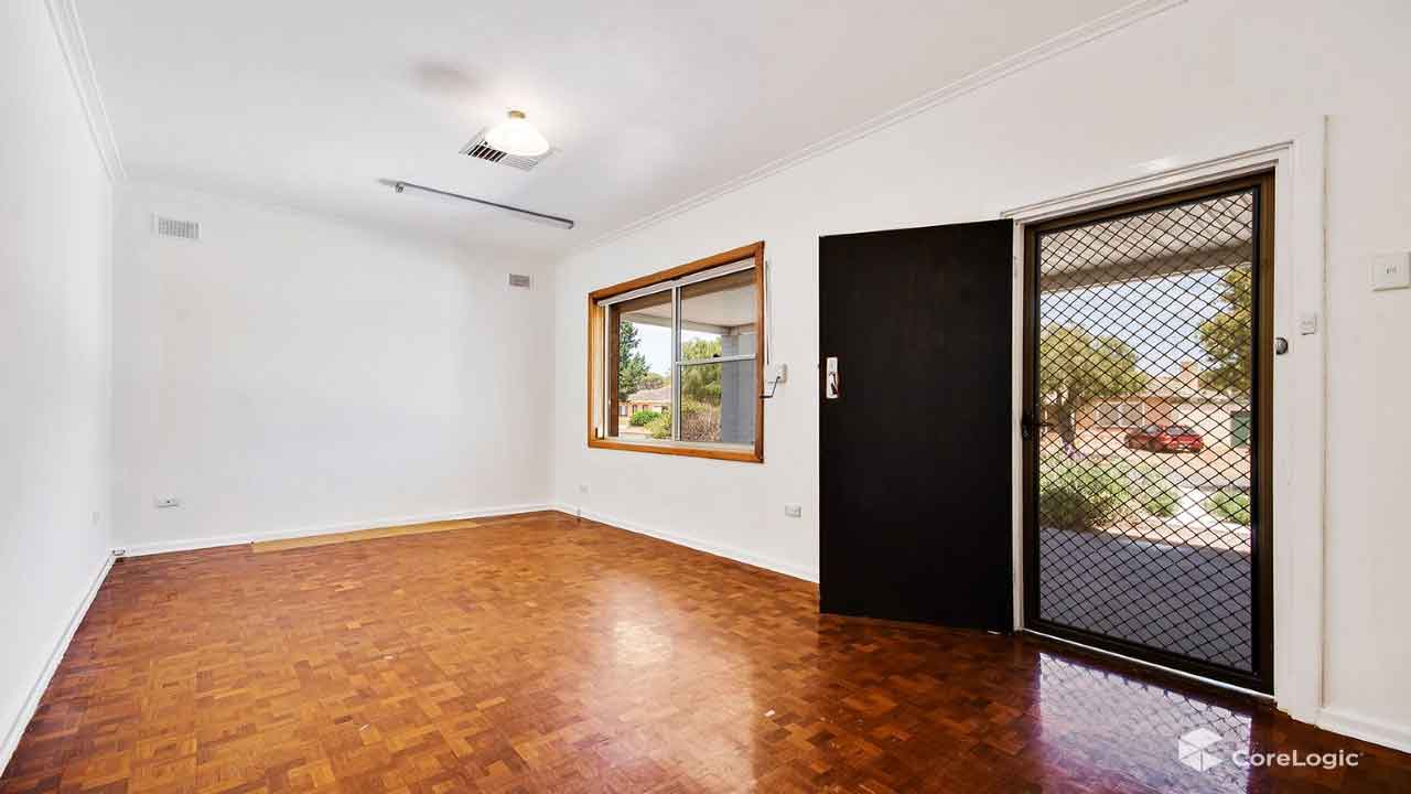 17-Nitschke-St_Living-room-4_1-2